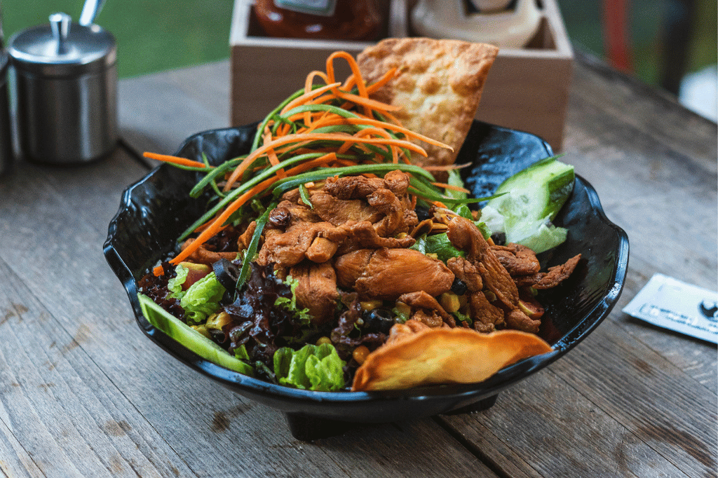Bademli Ilık Salata
